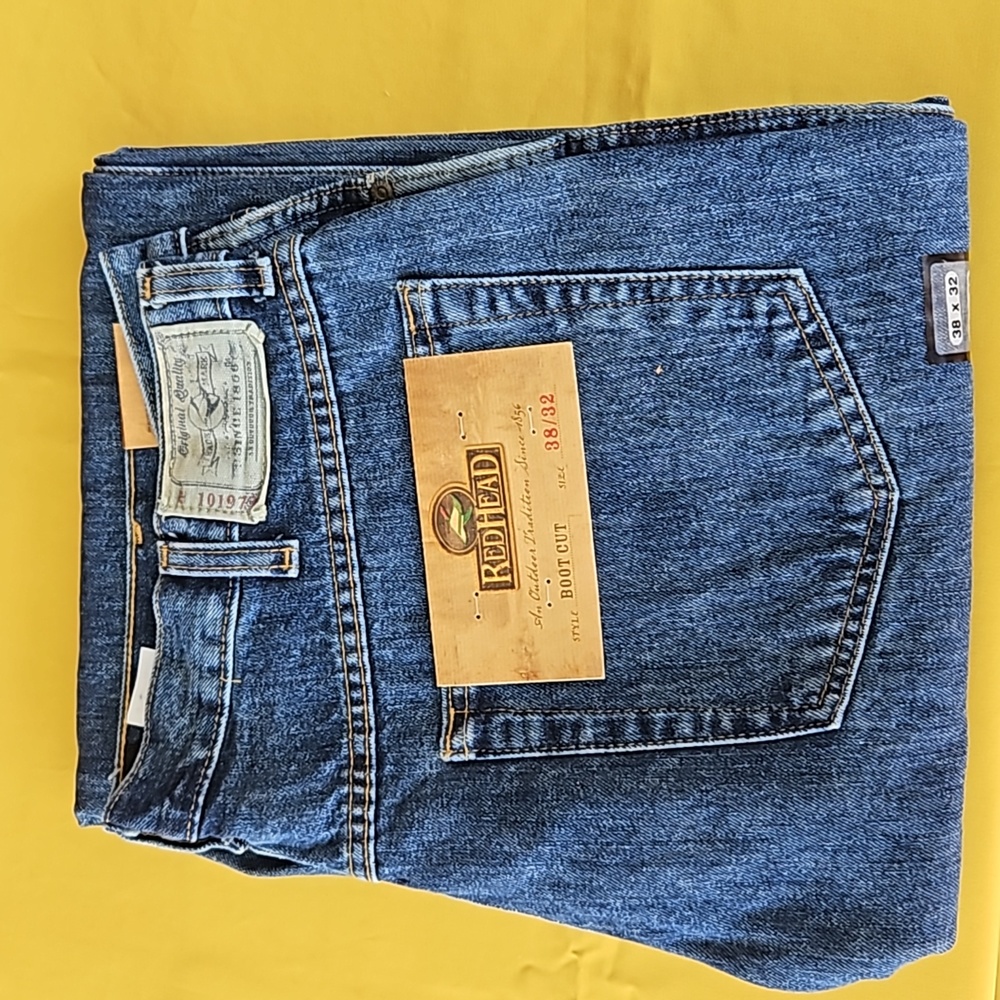 NWT - Red Head Brand Boot Cut Men's Jeans. Size 38x32